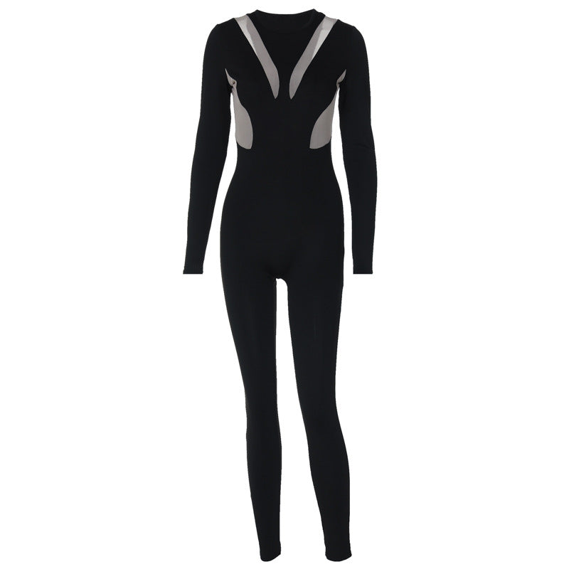Dame figursyet jumpsuit med elegante cut-out-detaljer og høj krave Stilla
