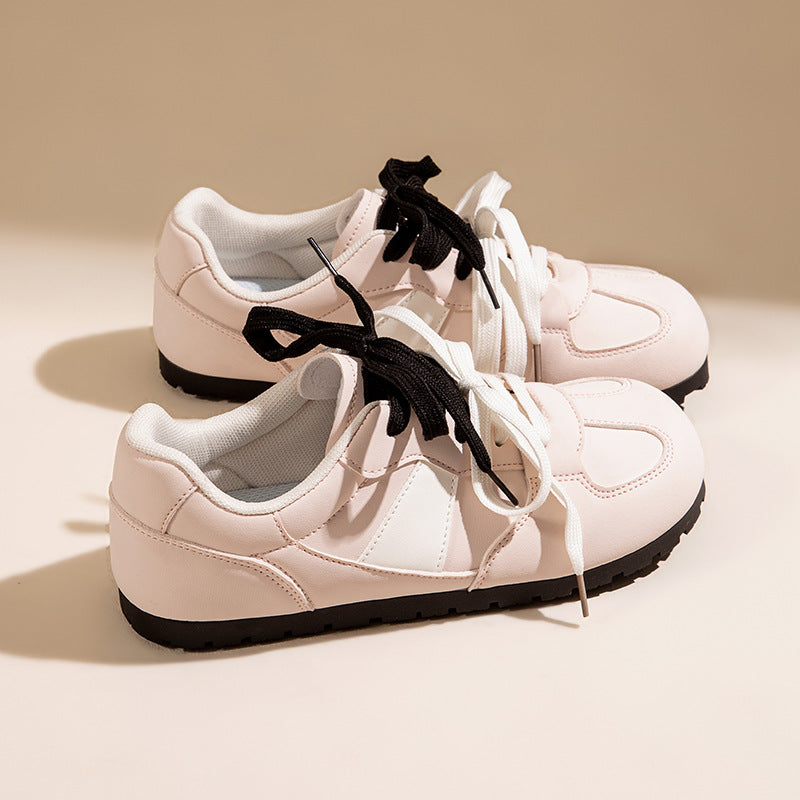 Dame Sporty Sneakers med innovativt overmateriale og fleksibel såleprofil Stilla