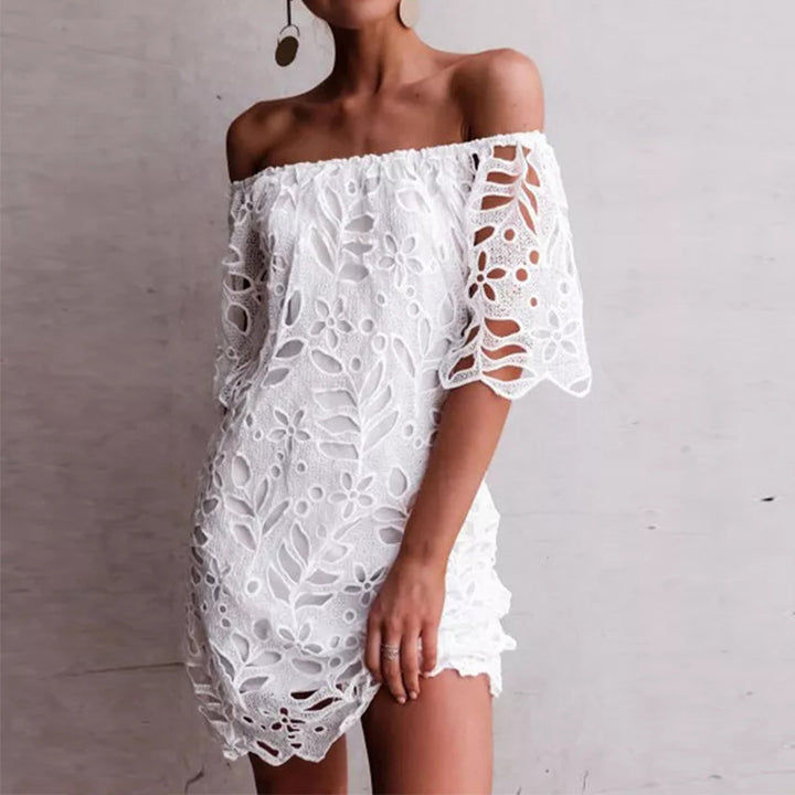 Dame Off-Shoulder Kjole med florale Cut-Outs og luftige Ærmer Stilla