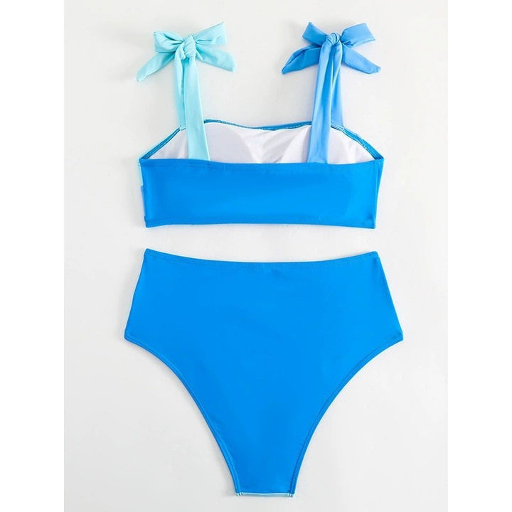 Dame Bikini-Sæt med legende sløjfer og moderne farveblokdesign Skovae