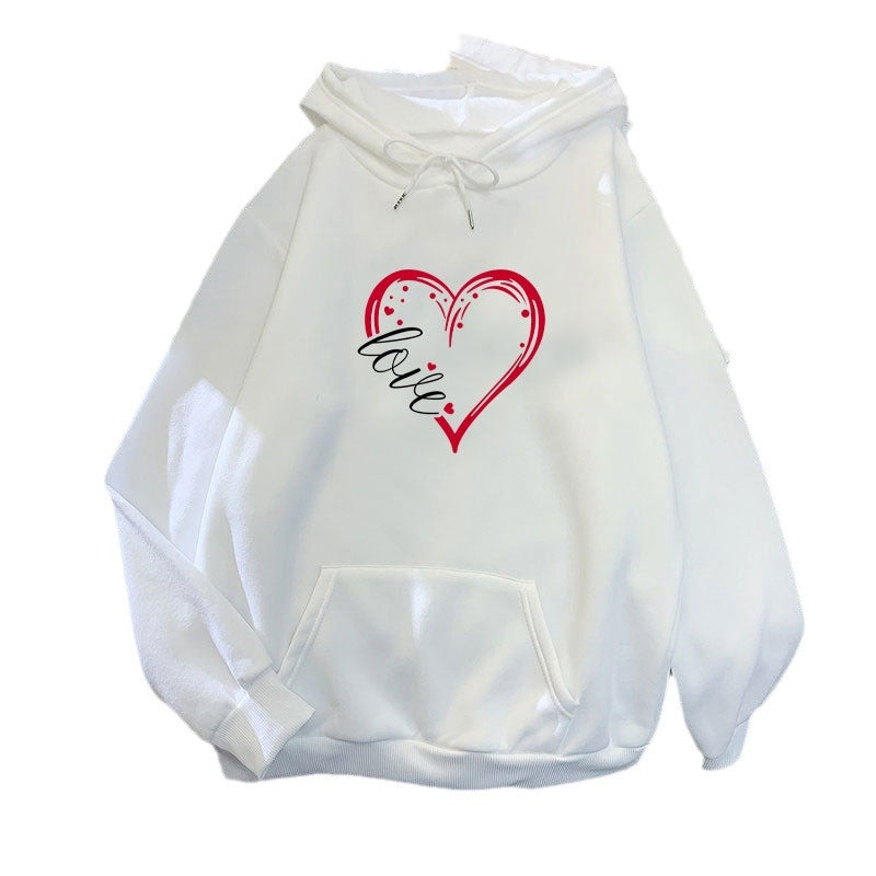Kvinders hoodie med kreativ hjerteprint og blød indvendig foring Skovae
