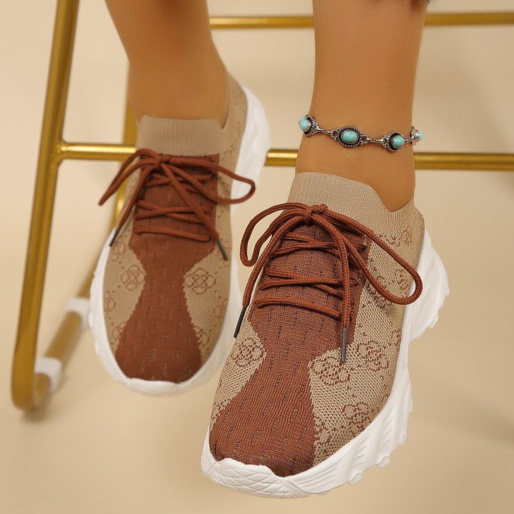 Dame Mode Sneakers med åndbart strikmateriale og polstret sål Stilla