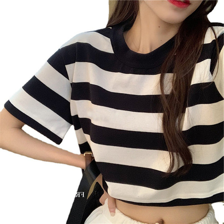Kvinder Cropped T-Shirt med Stribet Mønster og Casual Snit Skovae