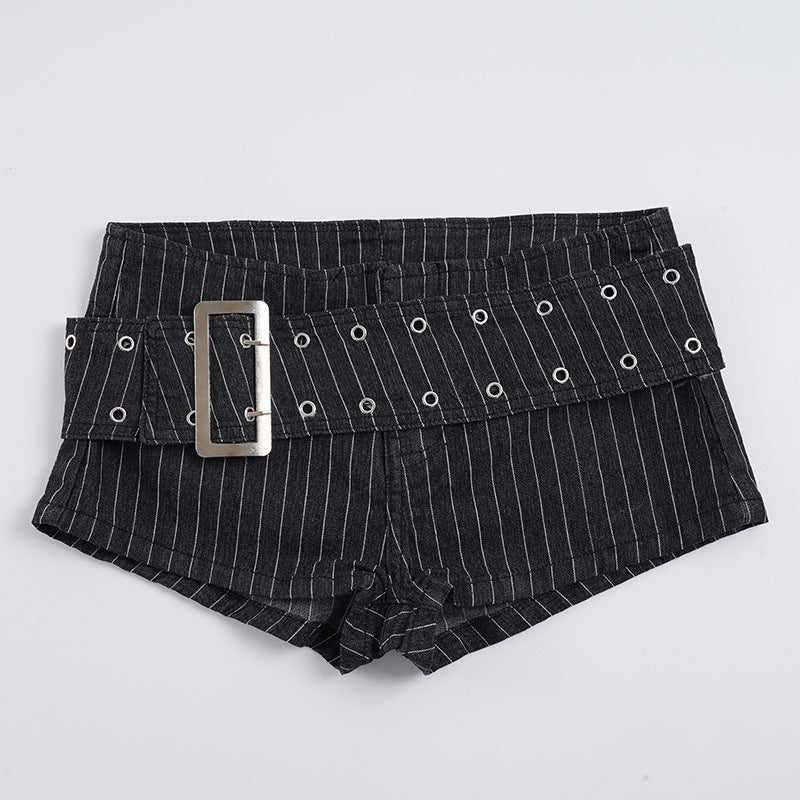 Dame fashionable shorts med bredt bælte og dekorative øjer Skovae