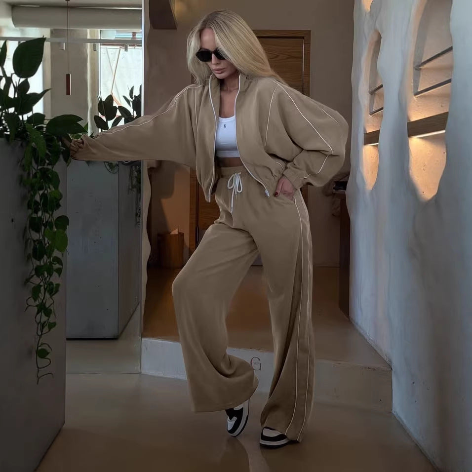 Kvinder chic sportsjakke og løse joggingbukser i moderne look Skovae