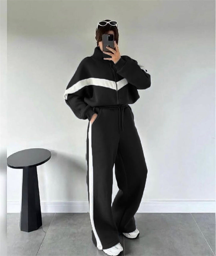 Kvinders sporty fleece sæt med høj krave og sidelister Skovae