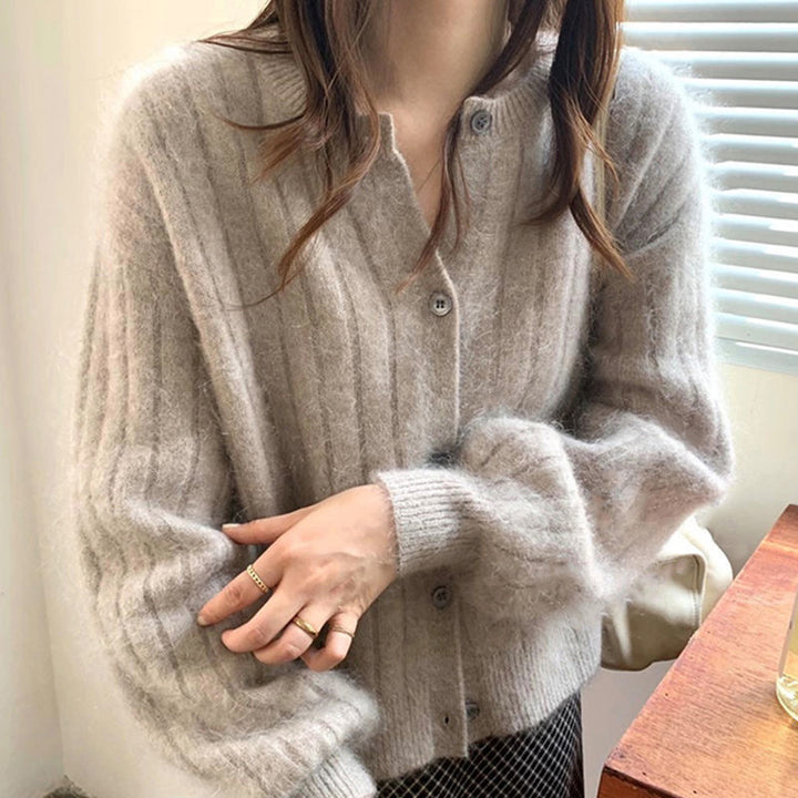 Damer fin strik cardigan med elegante knapdetaljer og blødt materiale Stilla