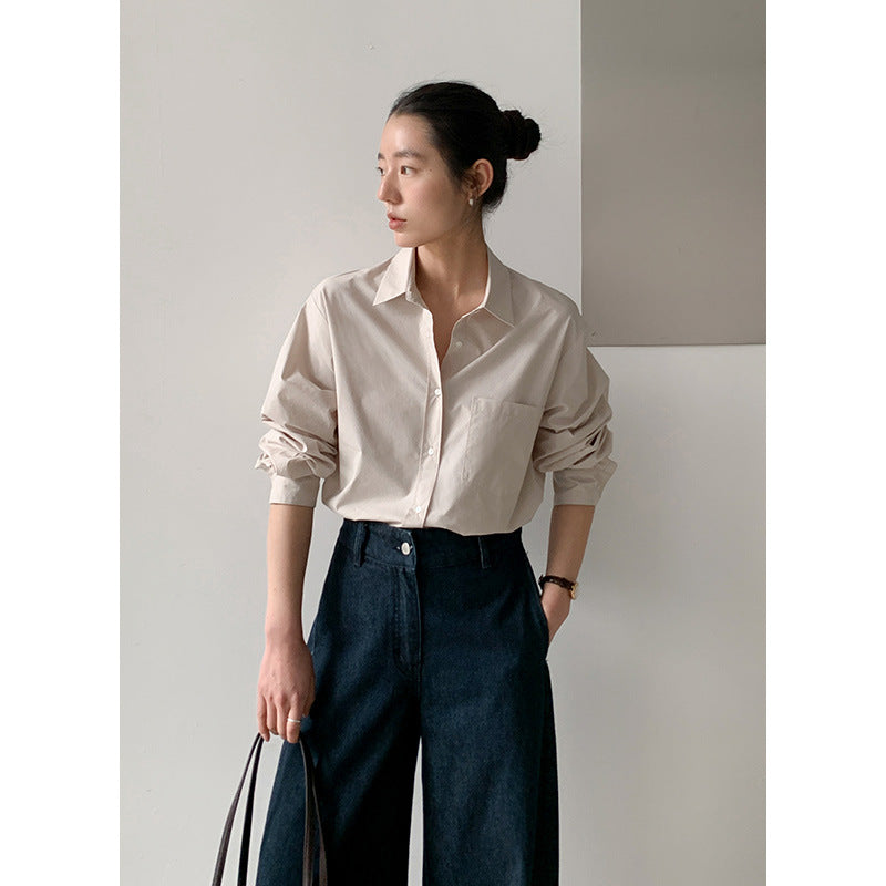Dame stilfuldt langærmet skjorte med moderne snit og brystlomme Stilla