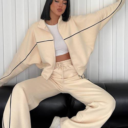 Kvinders sporty casual jakke og bukser sæt med moderne detaljer Skovae