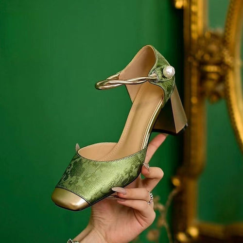 Damer nan elegante Slingback-pumps med kvadratisk tåform, Jacquard-overmateriale og snoet smykkestrop Skovae