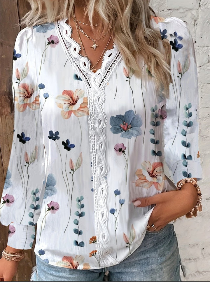 Dame chiffonbluse med blomstermotiv og spidsudsmykninger Stilla
