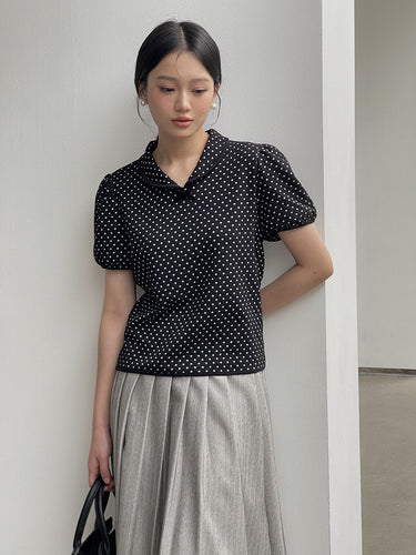 Damebluse med puffærmer og polka-dot mønster Stilla