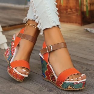 Dame Wedge-sandaler med farverigt blomstermotiv og justerbar rem Stilla