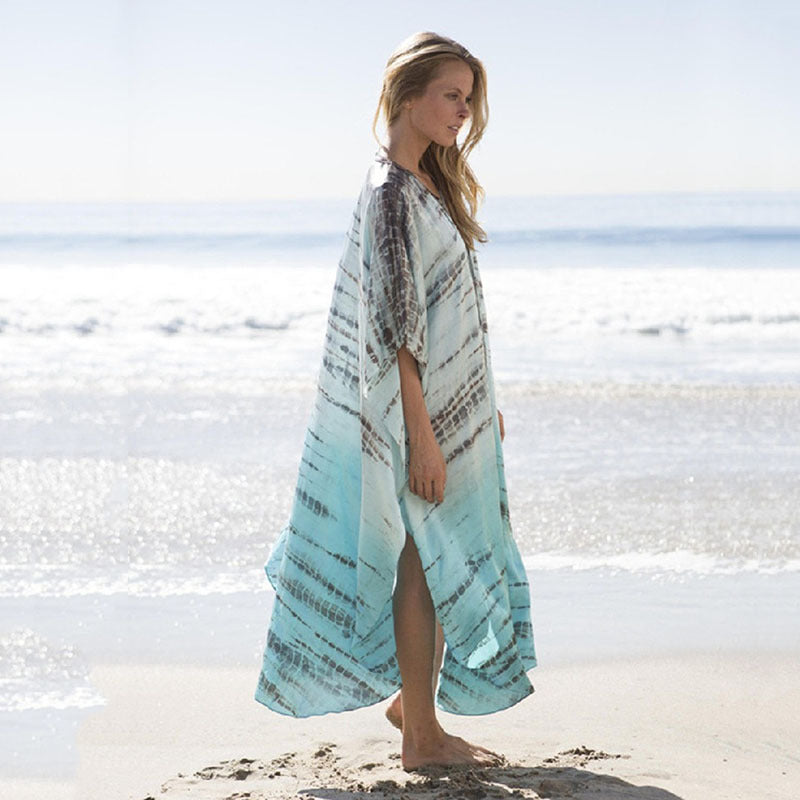 Dame luftig Strandkaftan med elegant bølgemønster og sidelukning Stilla