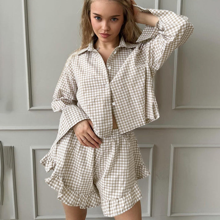 Dame pyjamasæt med ternet mønster og flæse detaljer Stilla