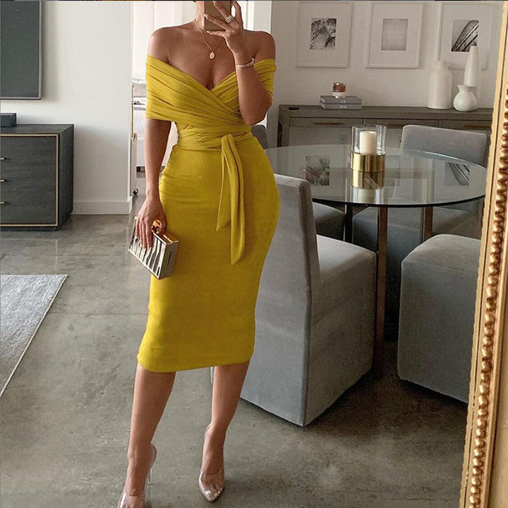 Dame Off-Shoulder Rüsche Midikjole Stilla