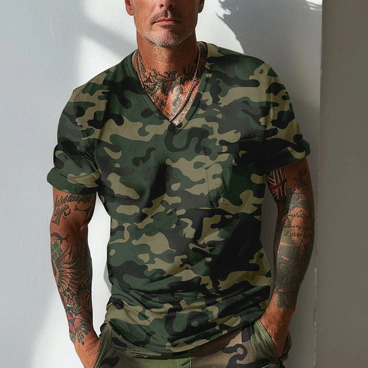 Herre kortærmet T-shirt i moderne camouflage-design med V-hals og brystlomme Stilla