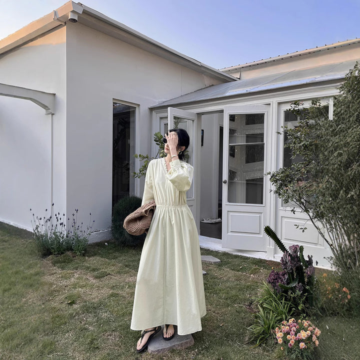 Dame elegant og luftig maxikjole med raffinerede flæse detaljer og figurskabende skæring Stilla