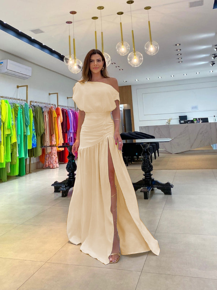 Dame Maxikjole med elegant asymmetrisk design og flydende draperinger Stilla