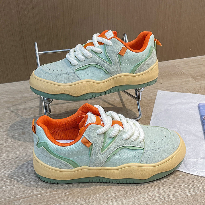 Dame Sneakers i moderigtig blanding af ruskind og åndbart tekstiloverflade Stilla