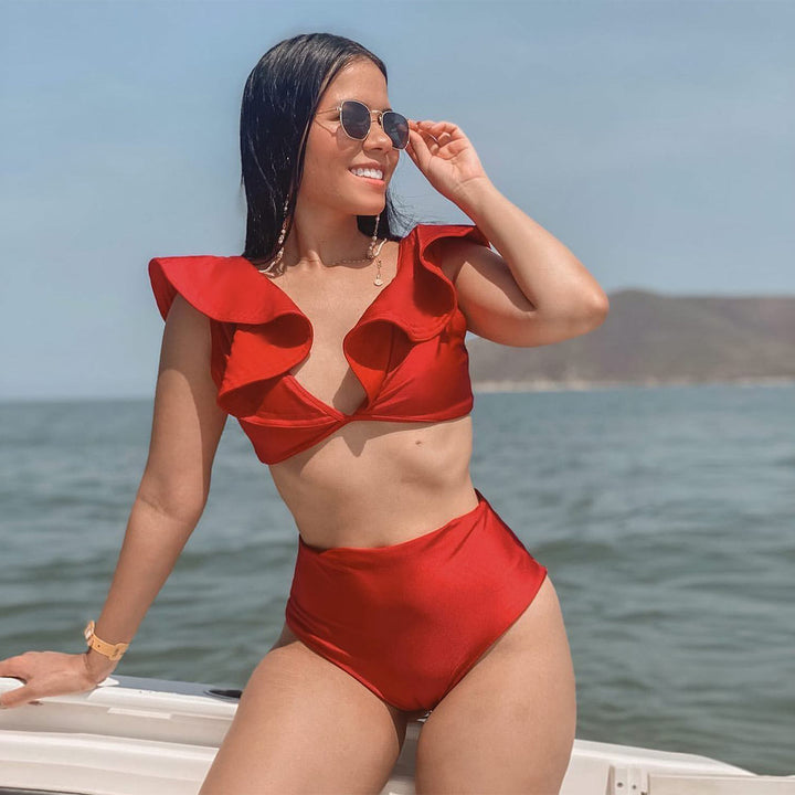 Dame Bikini-sæt med voluminøse flæse detaljer og højt skåret trusse Stilla