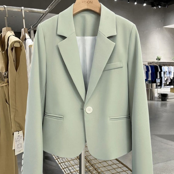 Damer Elegant og skræddersyet blazer med slanke klapper Stilla
