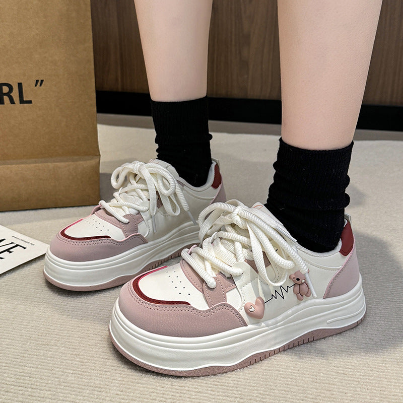 Dame Sportive Sneakers med forstærket sålprofil og trendy design Stilla