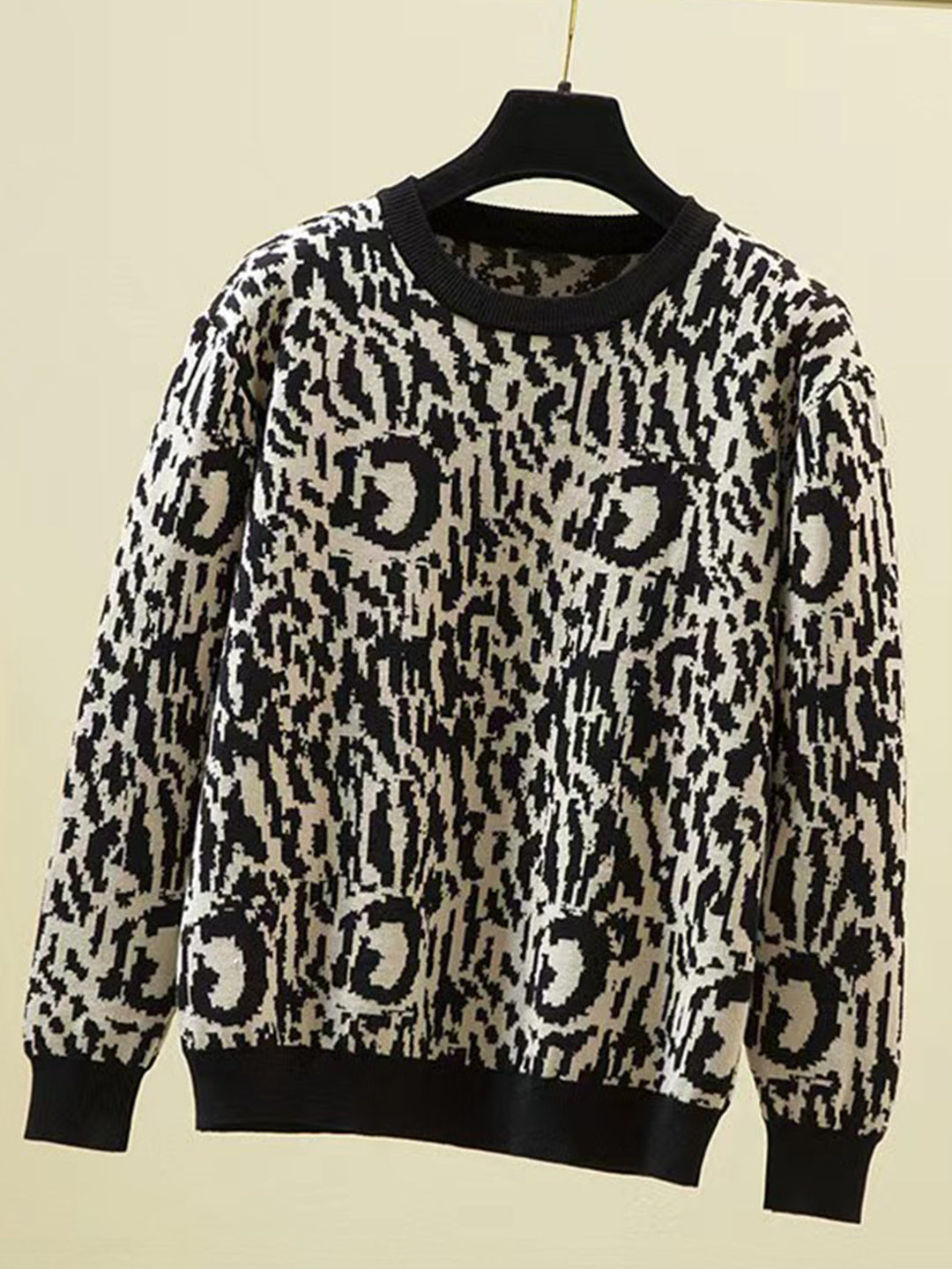Dame stilfuld sweater med unikt mønster og højeste bærekomfort Stilla