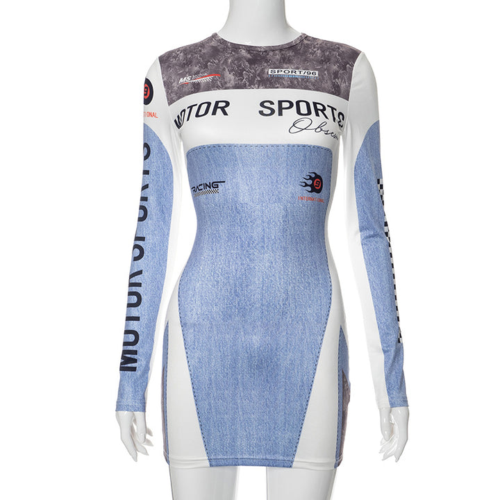 Dame Sporty Langærmet Kjole i Denim-Look med Grafiske Accenter Stilla