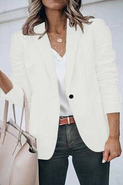 Dame blazer med elegant skæring og moderne detaljer Stilla