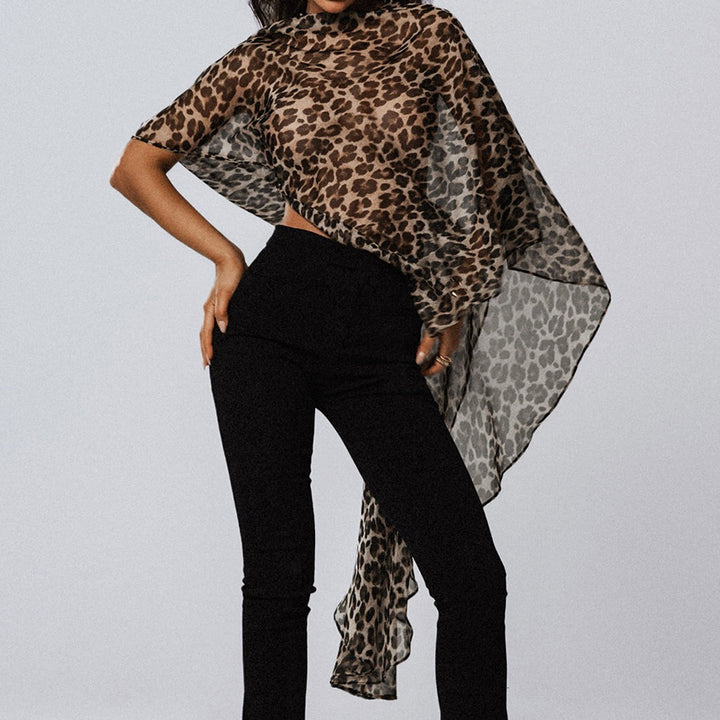 Dame chiffonbluse med asymmetrisk snit og leopardmønster Stilla