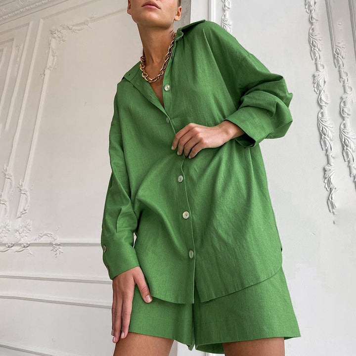 Dame overdimensioneret skjorte bluse i let materiale med lange ærmer og elegante knapper Stilla