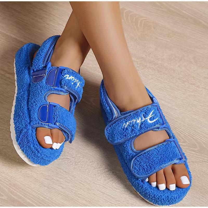 Dame komfortable Fuzzy-sandaler med justerbare velcro-lukninger og skridsikker sål Stilla