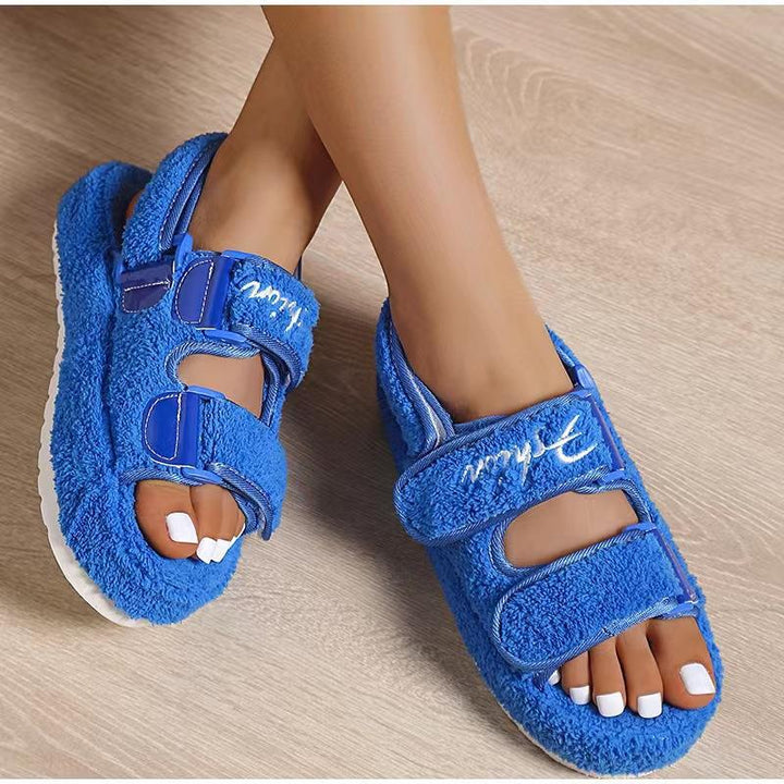 Dame komfortable Fuzzy-sandaler med justerbare velcro-lukninger og skridsikker sål Stilla