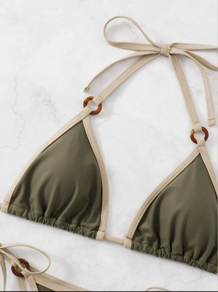 Dame triangel-bikini-sæt med justerbare bånd og fashionable accenter Stilla