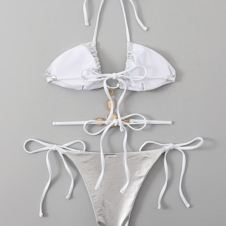 Dame bikini med glitrende overdel og unikt smykkedetail Stilla