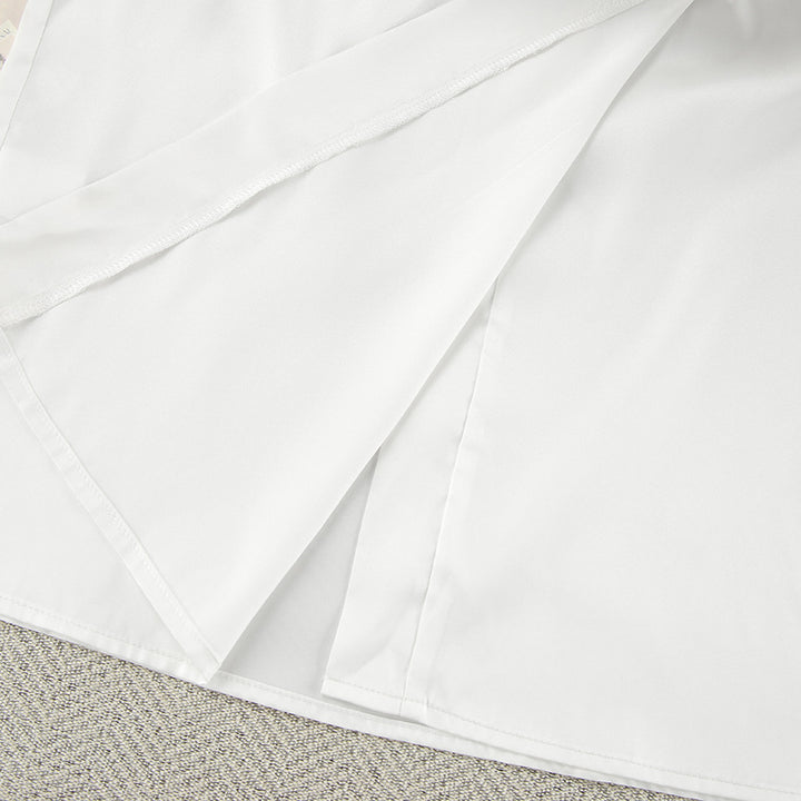 Dame satin morgenkåbe med elegante spidsdetaljer Stilla