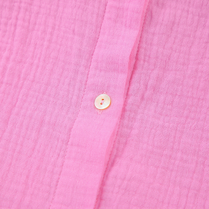 Dame luftigt Lounge-sæt med løs bluse og elastiske shorts Stilla