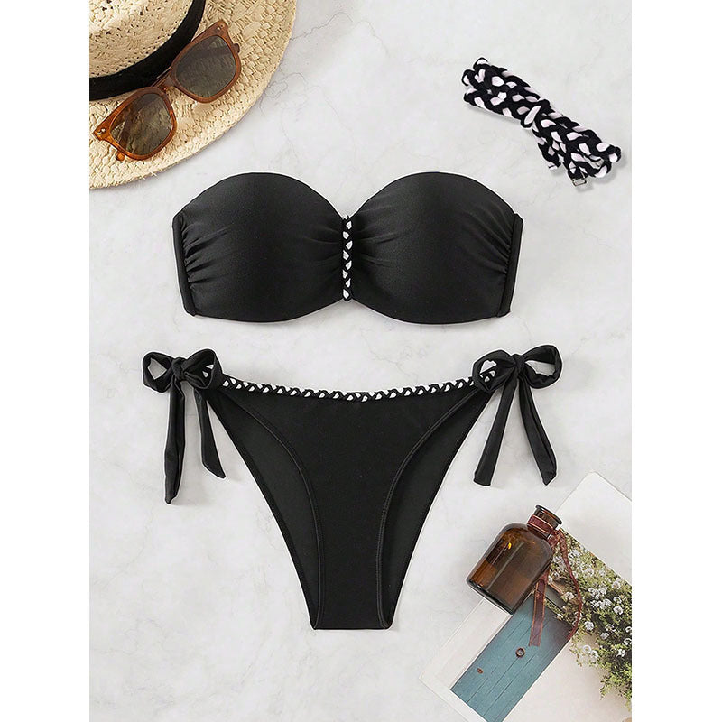 Dame Bandeau bikini sæt med raffinerede flæsedetaljer og justerbare bindebånd Skovae