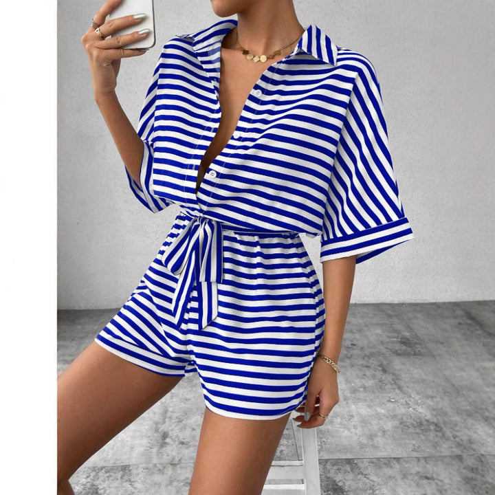 Kvinders korte jumpsuit med stribet design af Stilla