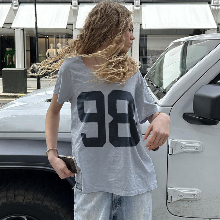 Dame afslappet V-hals T-shirt med sportmotiv Skovae