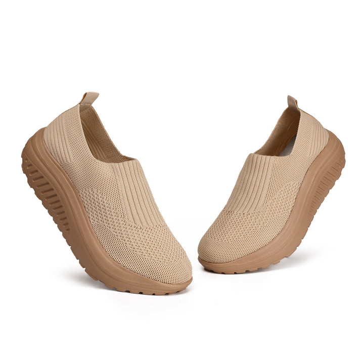 Dame nan Slip-On-strikskotype med elastisk indgang og viskoelastisk komfortsål Skovae