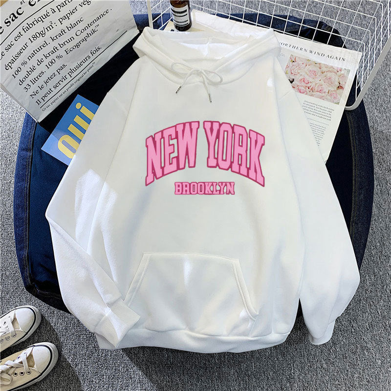 Dame hoodie med trendy New York Brooklyn print Skovae