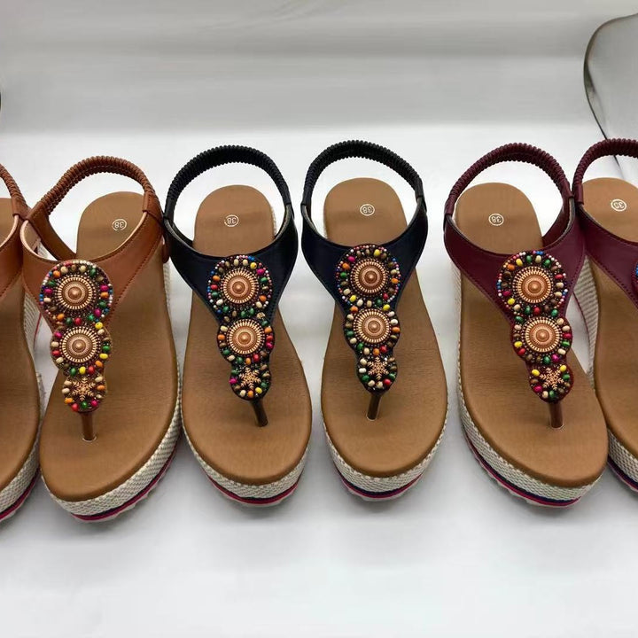 Dame Wedge-sandaler med kunstnerisk perle-applikation Stilla