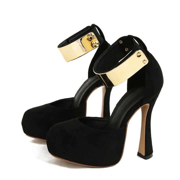 Dame Plateau-pumps med glinsende metalrem og elegant design Stilla
