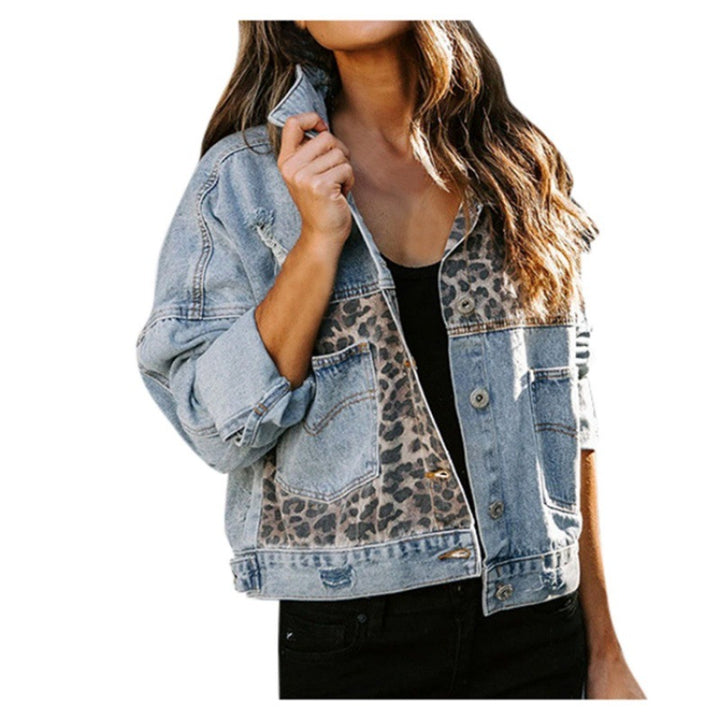 Kvinders fashionable denimjakke med leoparddetaljer Stilla
