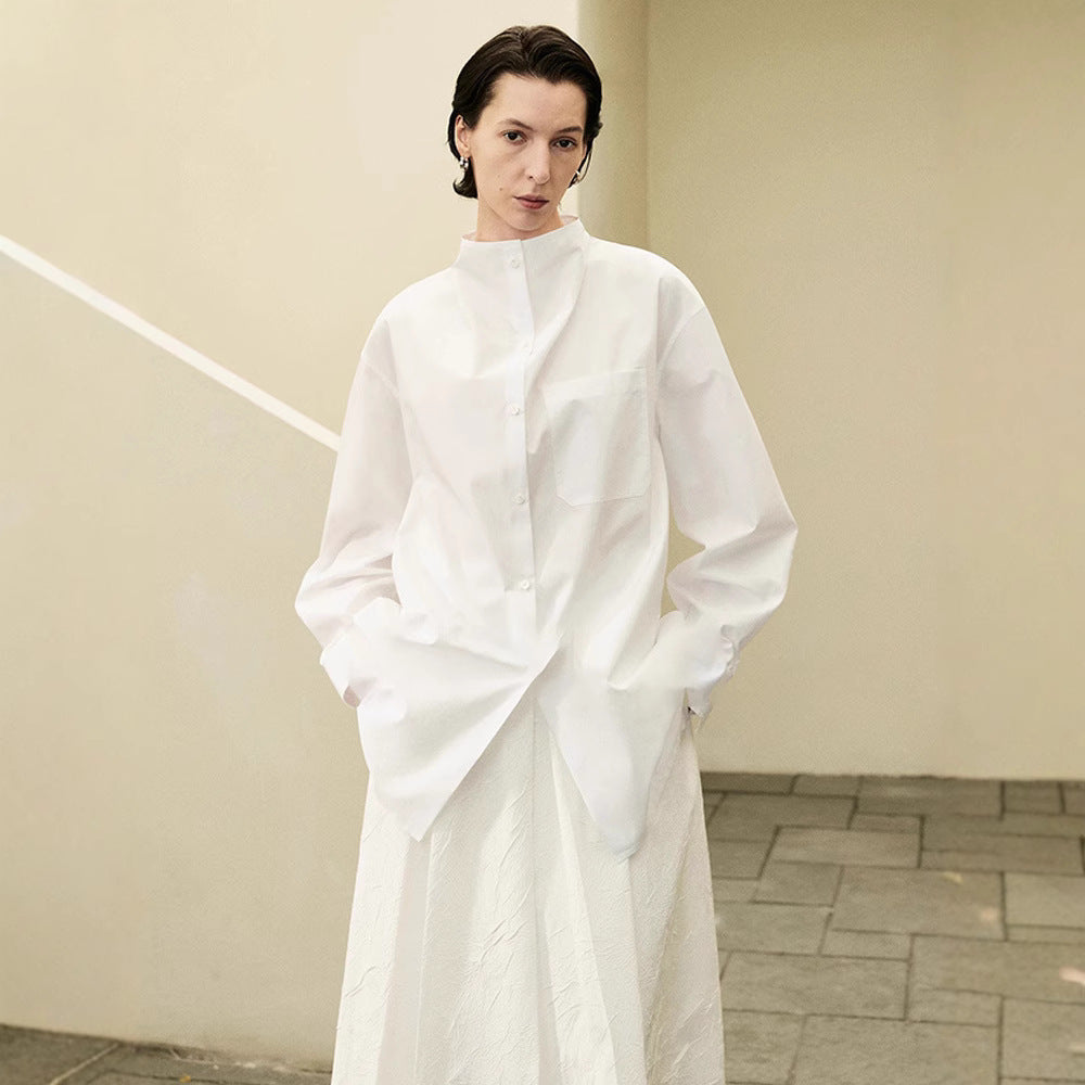 Dame moderne oversized-skjorte med ståkrave Stilla