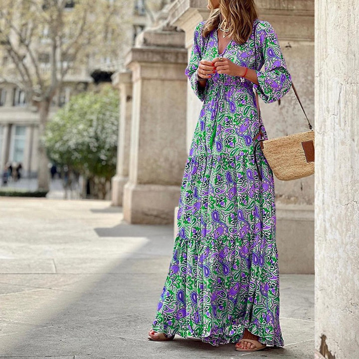 Dame Maxikjole med elegant paisley mønster og knapdetaljer Stilla