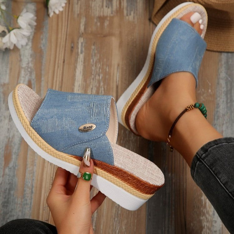Dame Wedge-sandaler med praktisk kryds-design og komfortabelt fodseng Stilla