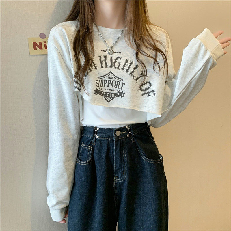 Femme Skåret Grafisk Sweatshirt med Stilfuld Statement Stilla